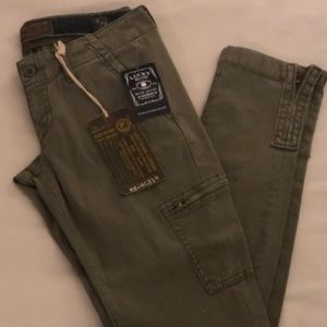 Lucky brand size 4/27 olive green cargo pants NWT